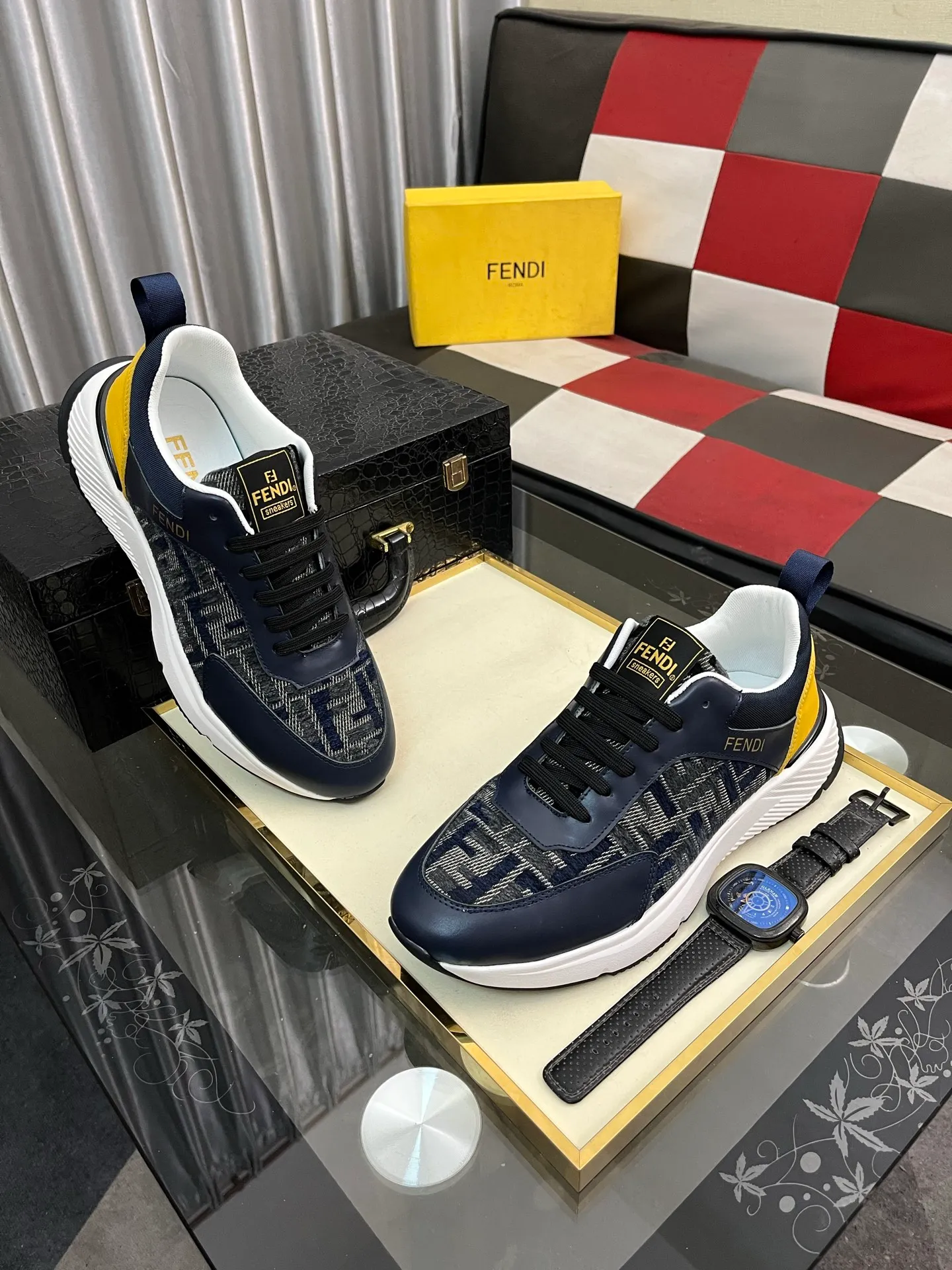 Men's Men's Shoes💰458⌚️⌚️[Fendi] Fendi's latest casual shoes for men! Available at counters simultaneously! Made entirely of imported top-grain calfskin, the interior is made of top-grain water-dyed cowhide, and the original factory-supplied rubber outsole. Leading new fashion concepts. Matching code: 38-442️⃣Colors available